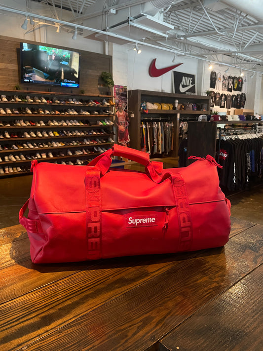 Supreme duffle bag 2023