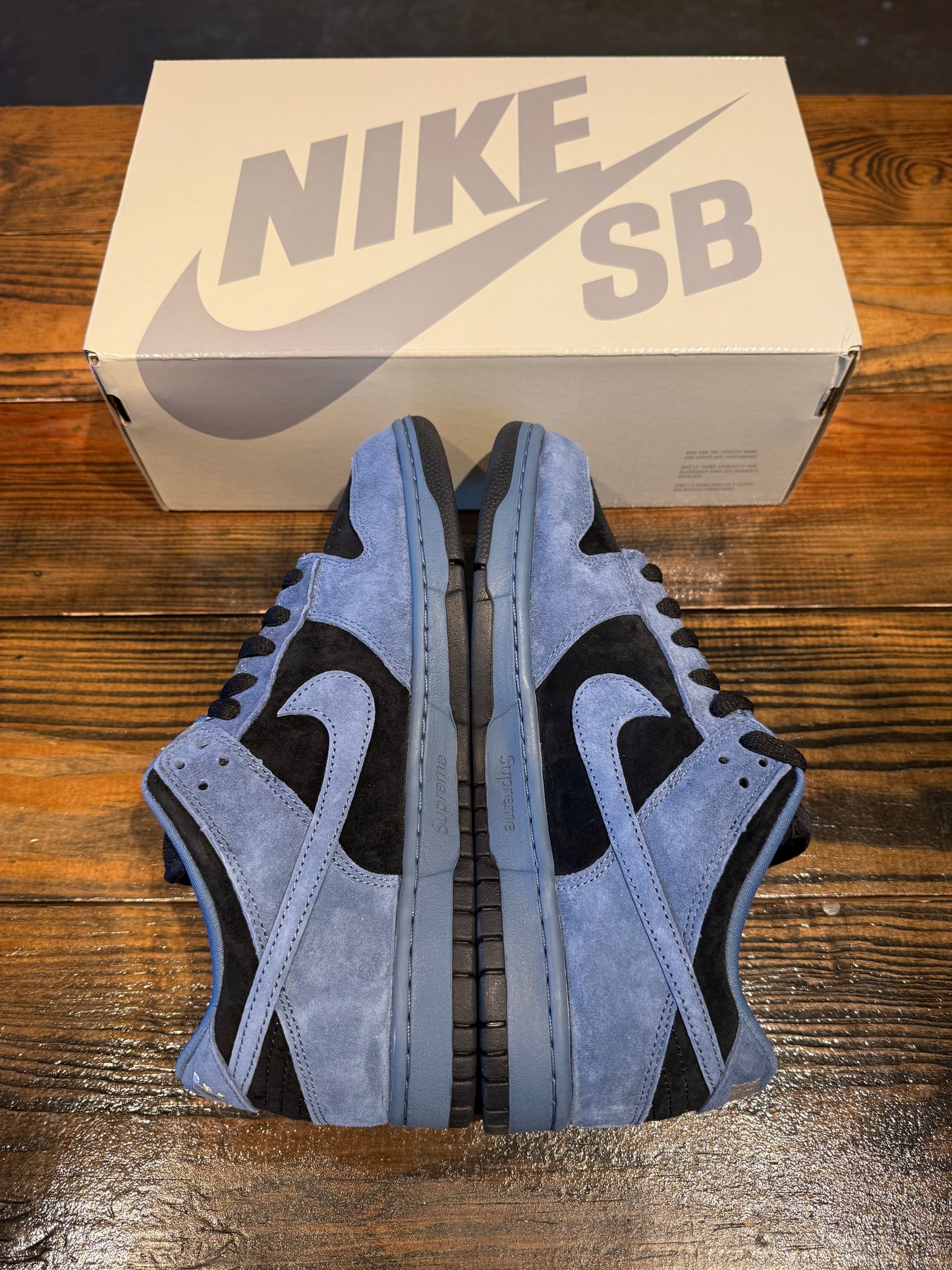 Supreme Dunk Low (8.5)