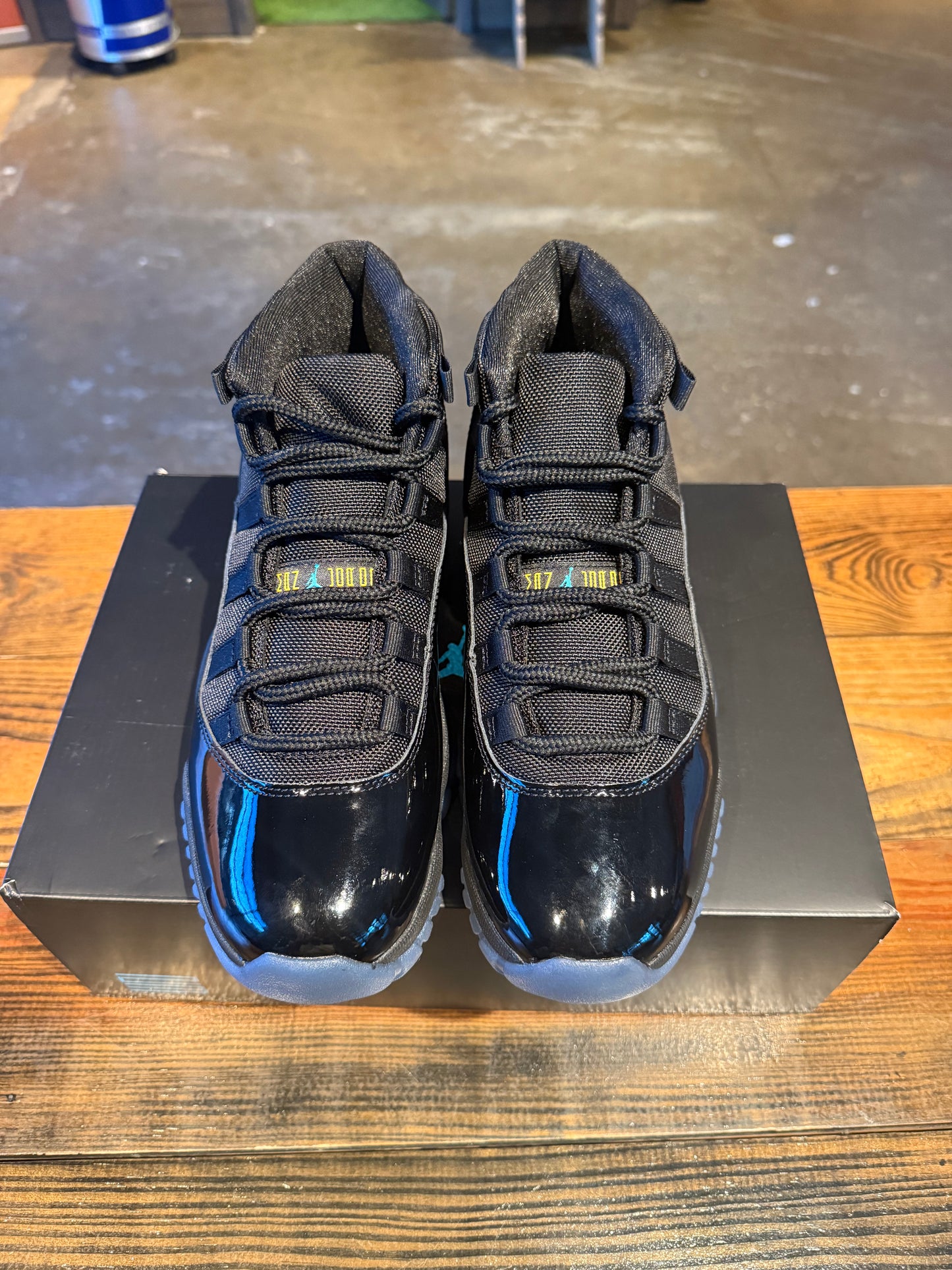 Supreme Dunk Low (8.5)