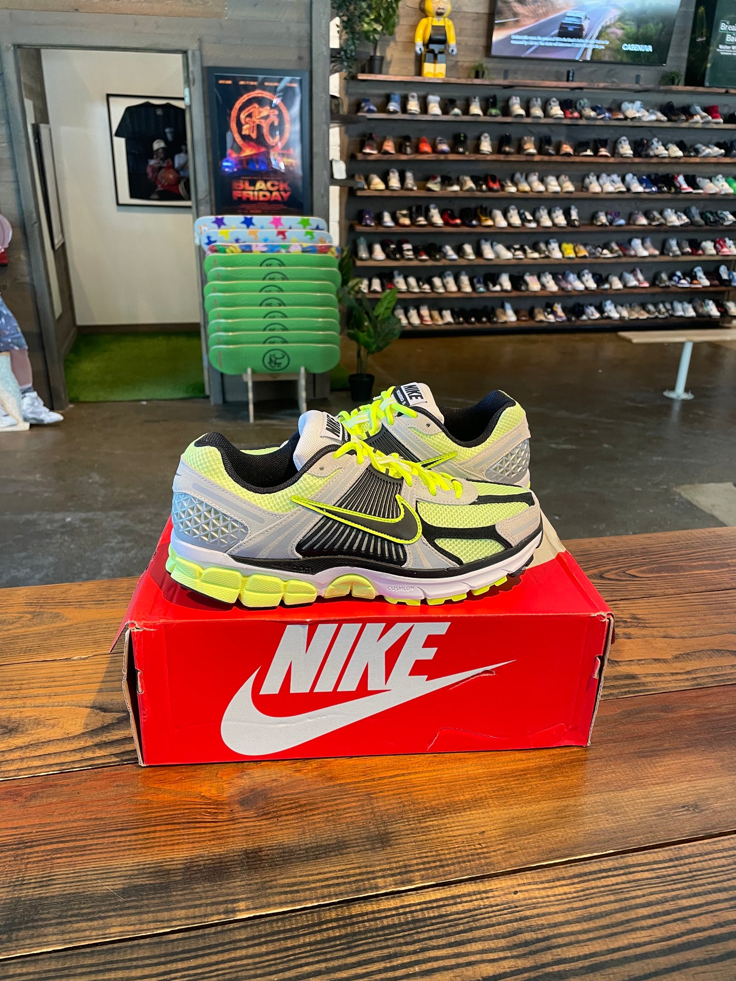 Nike Vomero 5 (9) Brand New