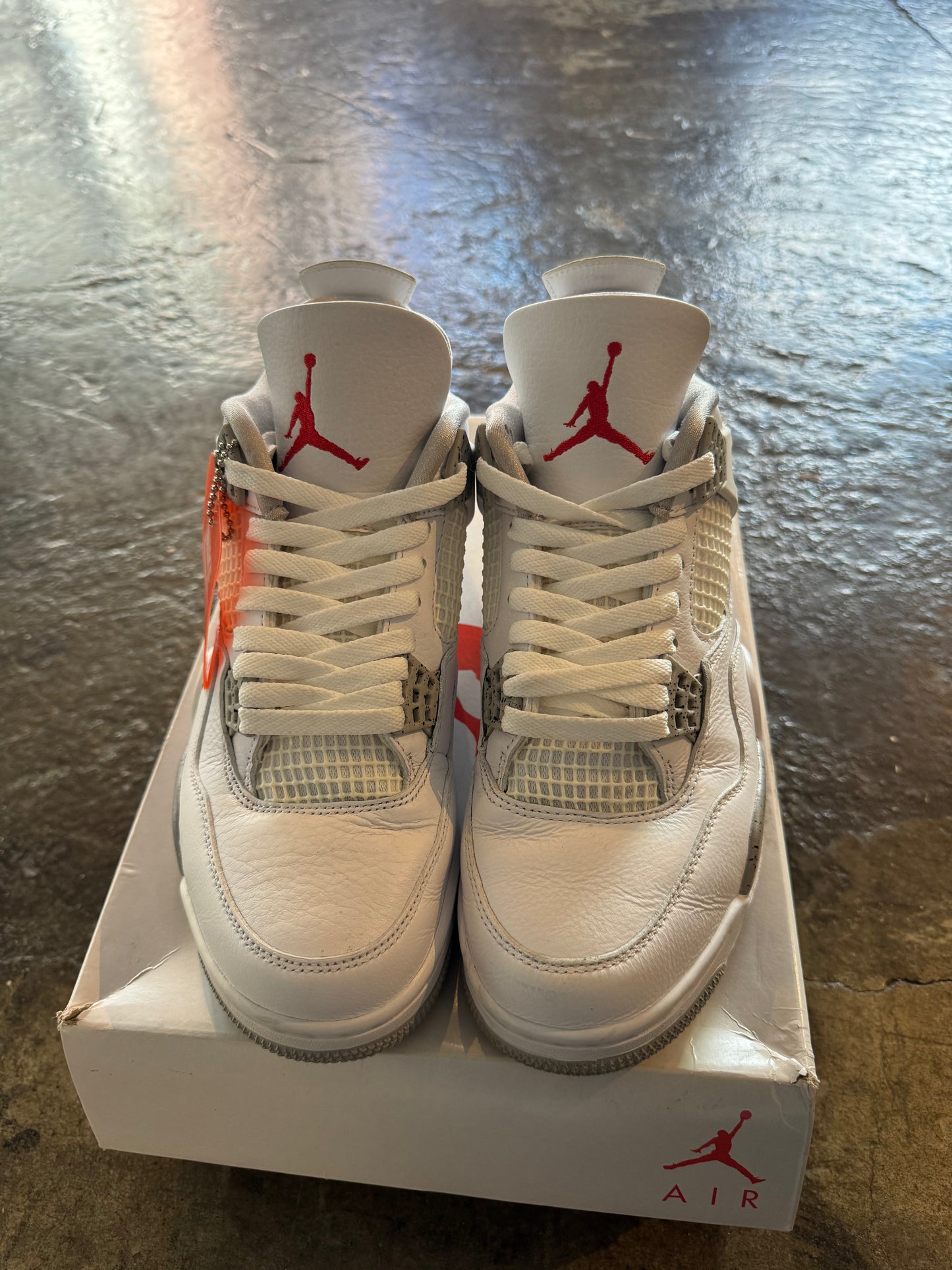 AJ4 white Oreo size 9 used