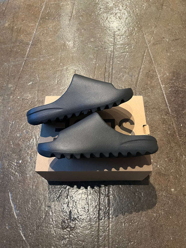 Yeezy Slide Onyx (9)