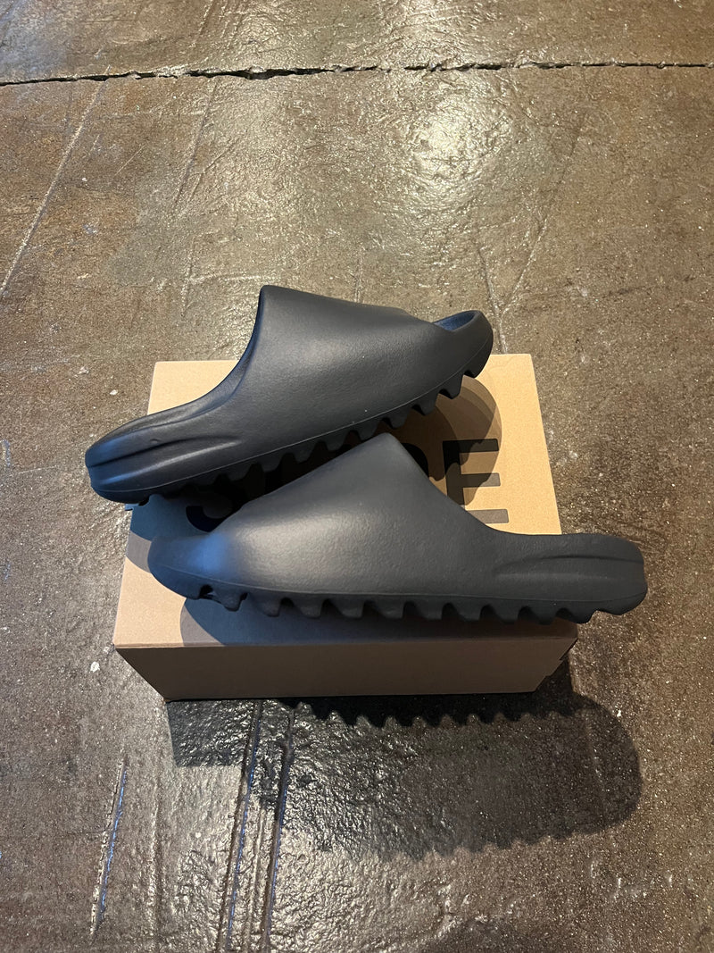 Yeezy Slide Onyx (10)