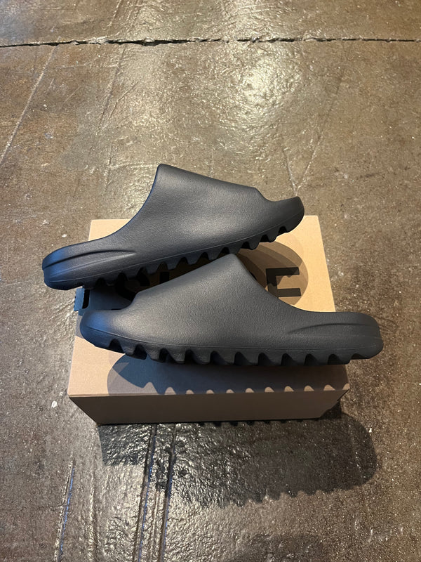 Yeezy Slide Onyx (10)